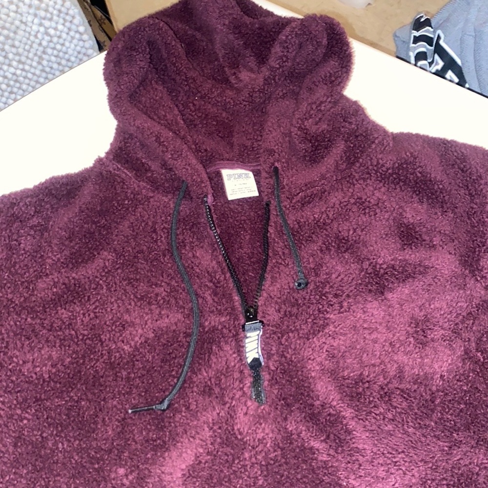 Size L💕PINK VICTORIA'S SECRET SHERPA HOODIE